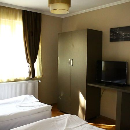 Guest House Central Kŭrdzhali Esterno foto