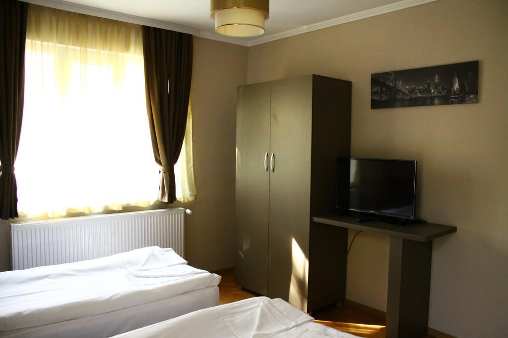 Guest House Central Kŭrdzhali Esterno foto